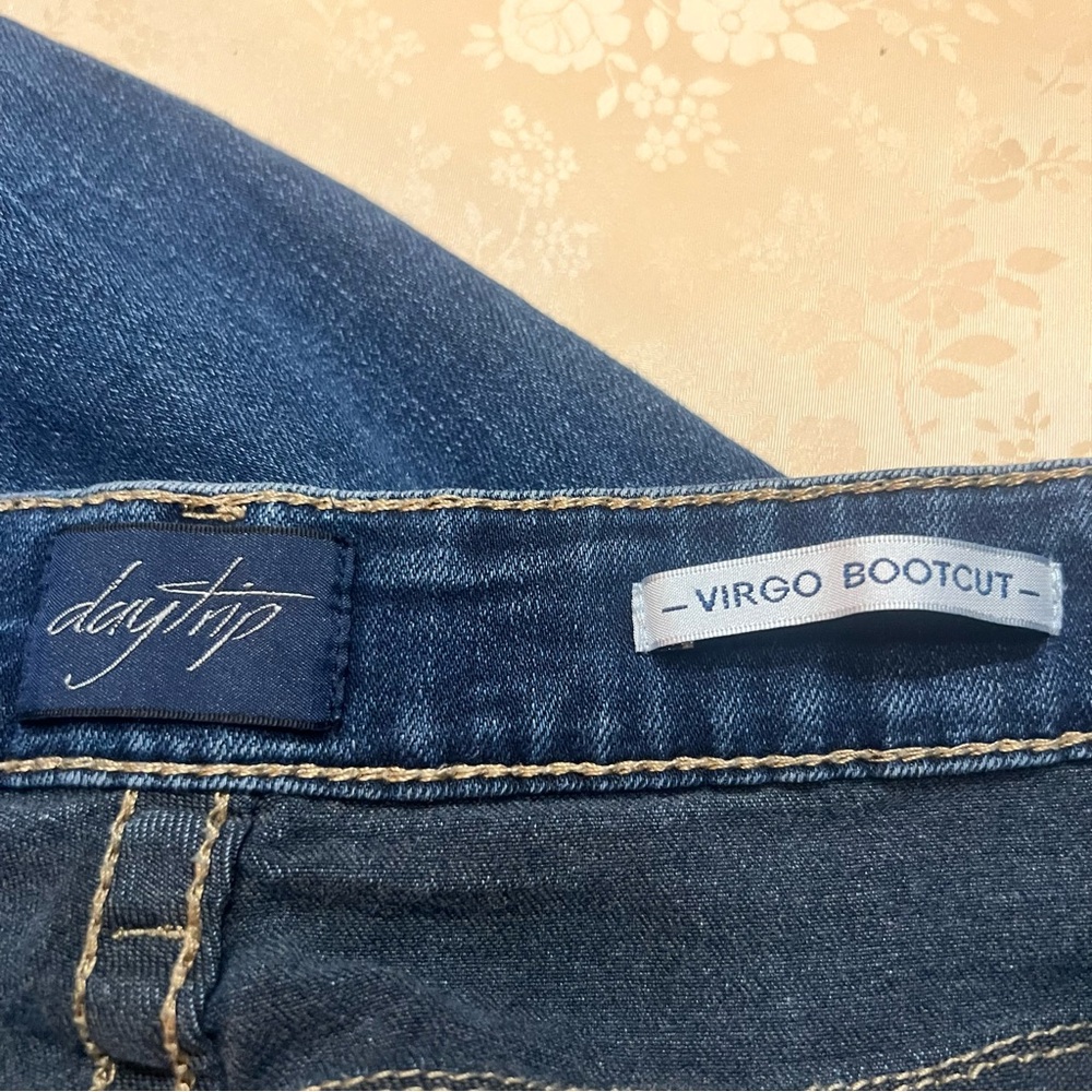 Buckle Daytrip Virgo Denim Jeans Womens 29S Blue Bootcut Mid Rise Stretch Comfy - Picture 11 of 15